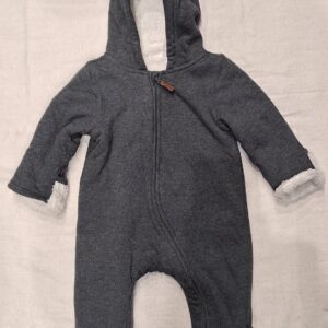 Szary kombinezon. Rozmiar 62